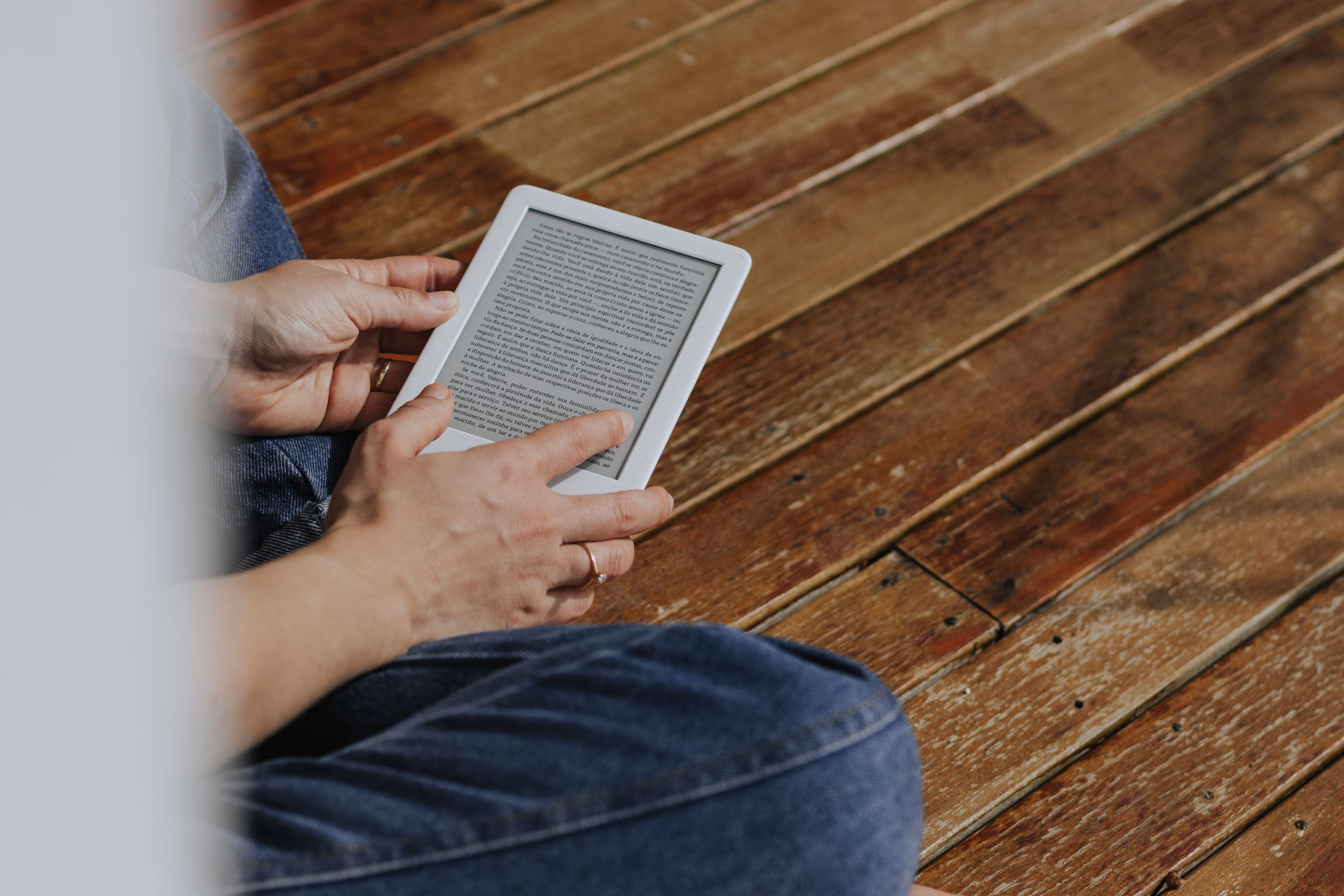 Best eBook & Audiobook Subscriptions in 2026: Kindle Unlimited vs Audible vs Scribd
