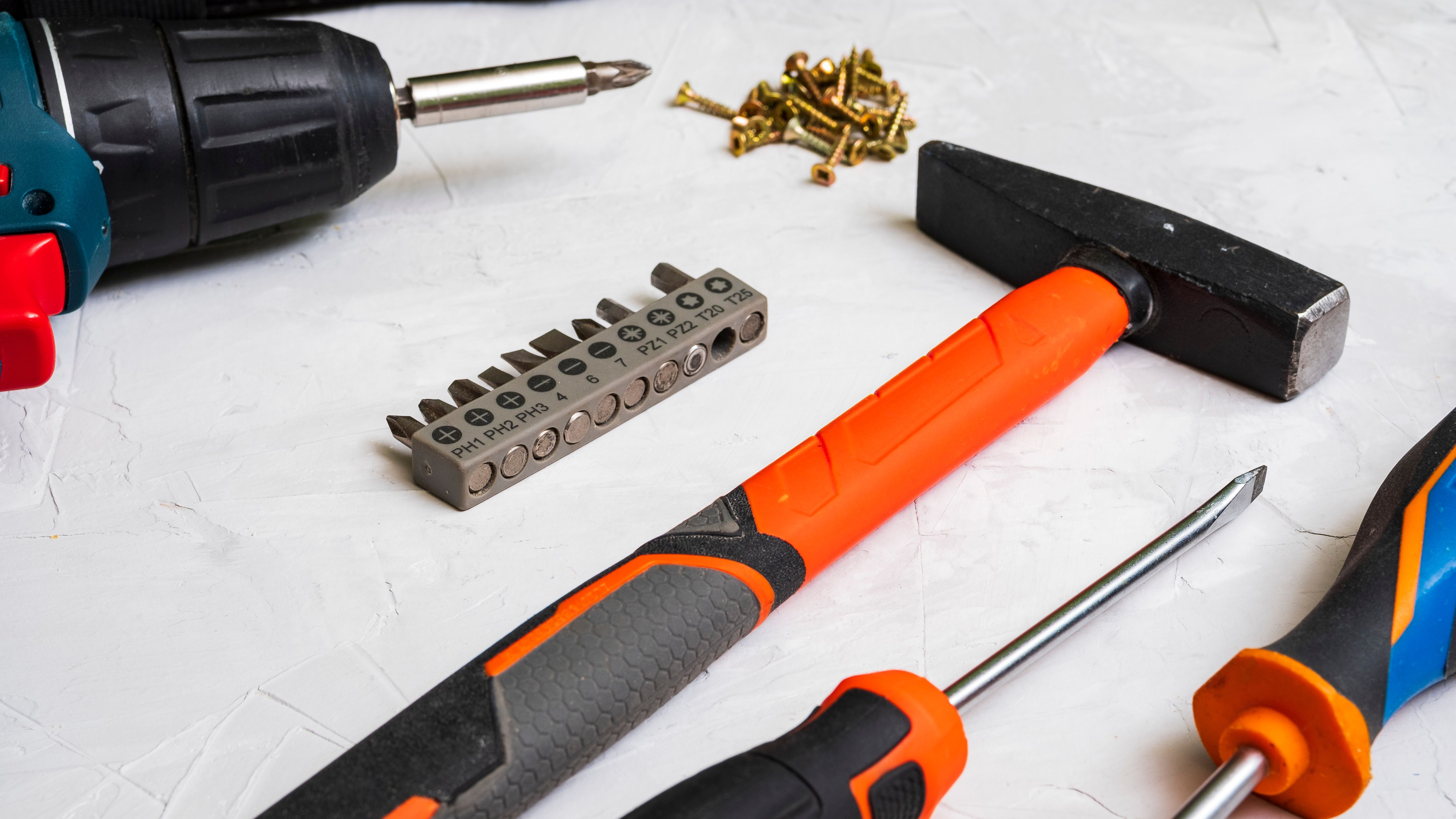 Best Cordless Drills 2026: Top Picks for DIYers, Homeowners & Pros