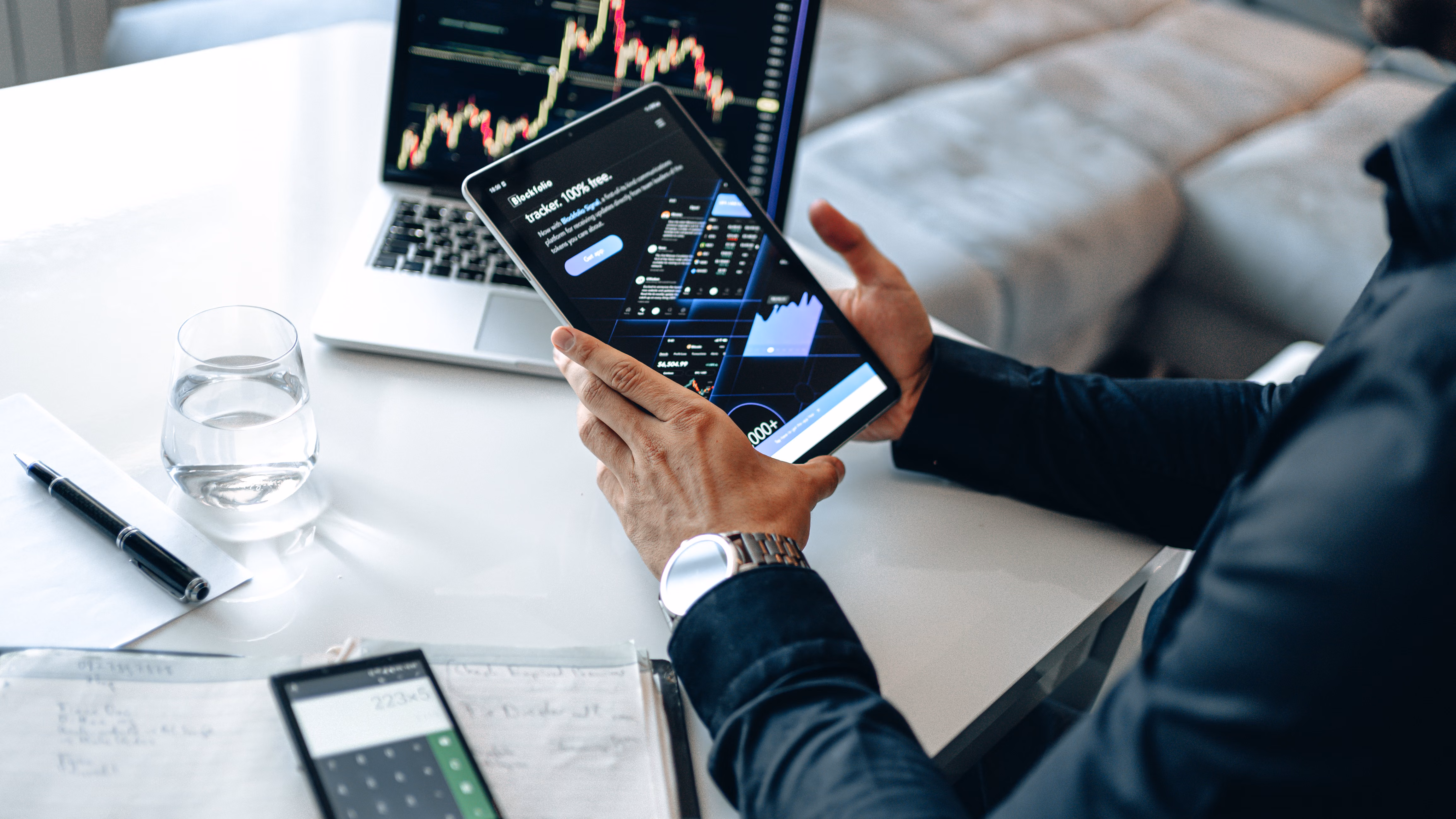 Robo-Advisor or Financial Advisor in 2026? Here's How to Actually Decide